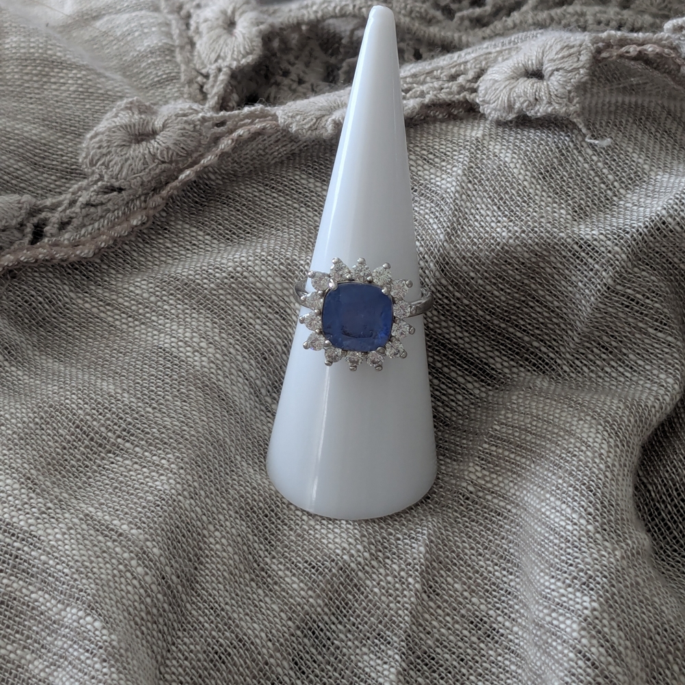 Elegant Periwinkle Gemstone Ring with Silver Accents